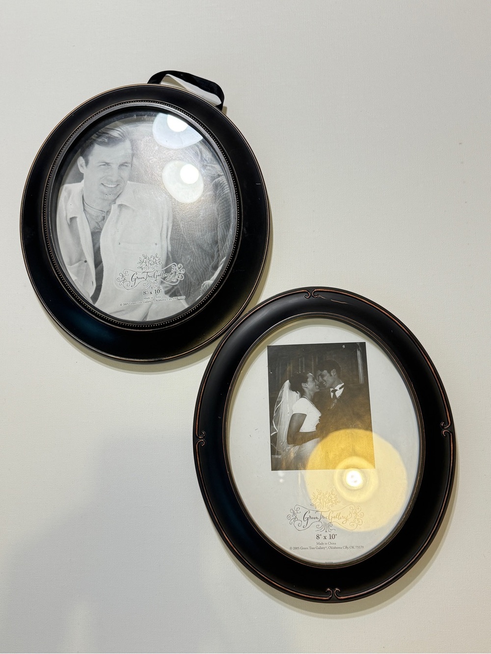 Set Of 2 Black Oval Wall Photo Frame Classic Home Accents About 12” X 10”